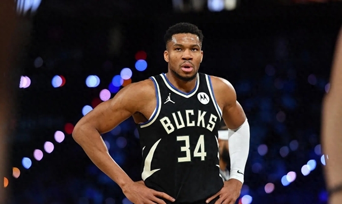 南韩男篮横扫76人,利拉德制霸全场 南韩男篮横扫76人,利拉德制霸全场