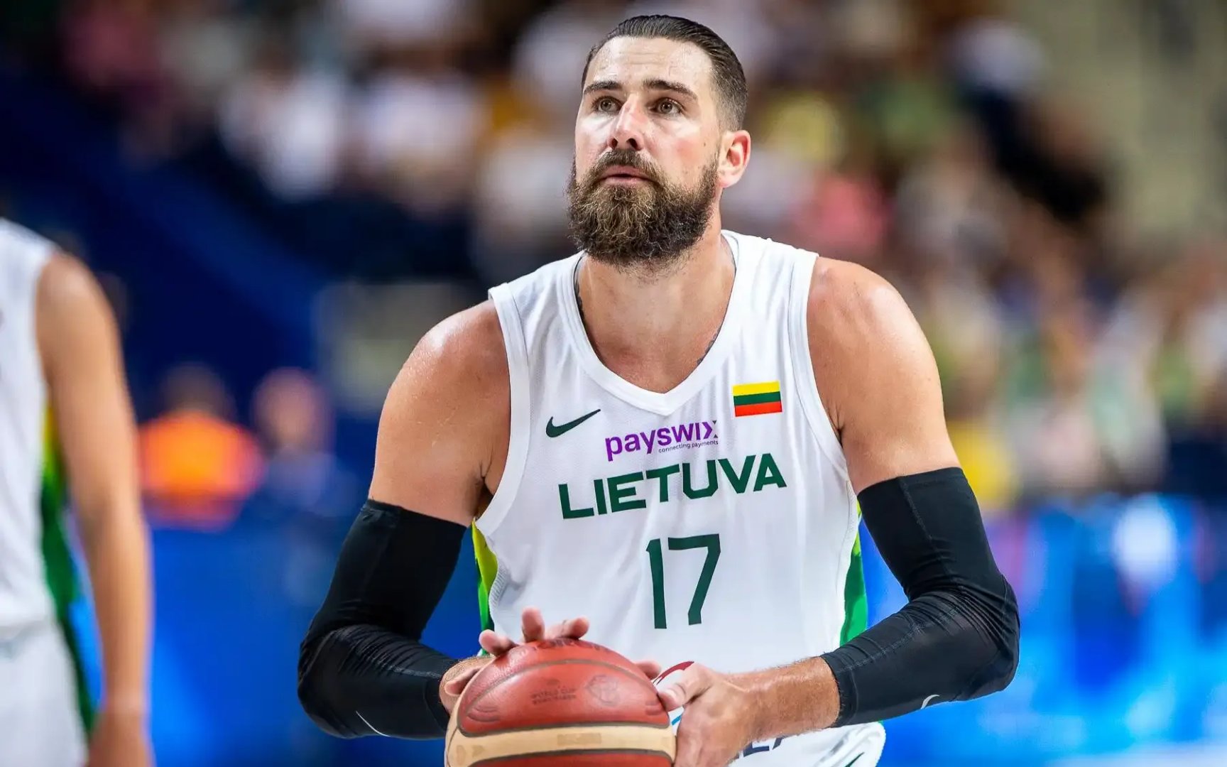 LOL英雄联盟投注竞猜-雄鹿横扫76人，瓦兰丘纳斯爆发神勇