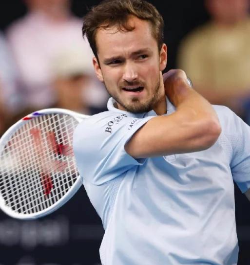 LOL英雄联盟投注竞猜-关于意大利网球队碾压澳大利亚网球队，梅德韦杰夫绝境逆转的信息