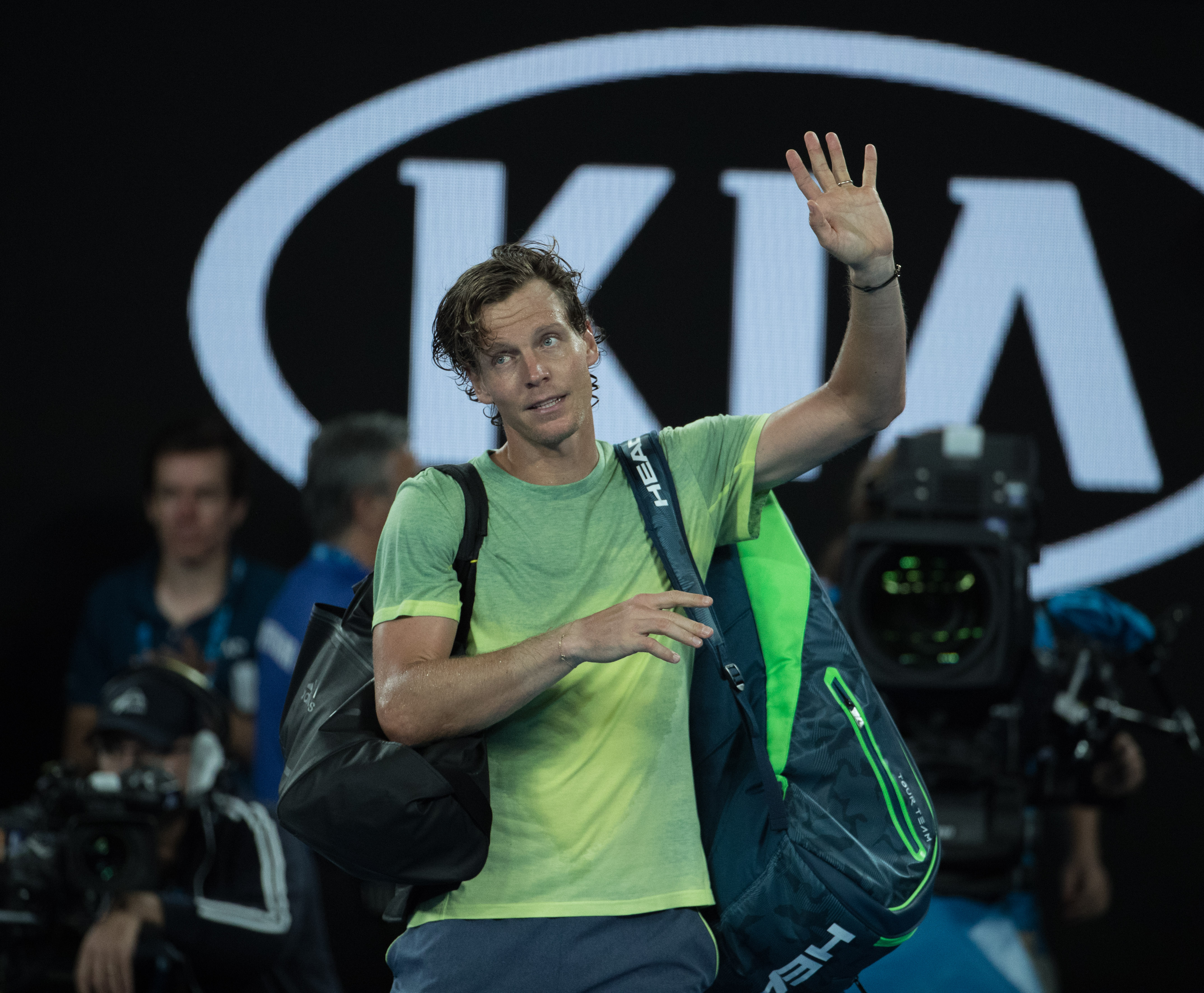 LOL英雄联盟投注-澳大利亚网球队险胜法国网球队，费德勒惊艳世界的简单介绍