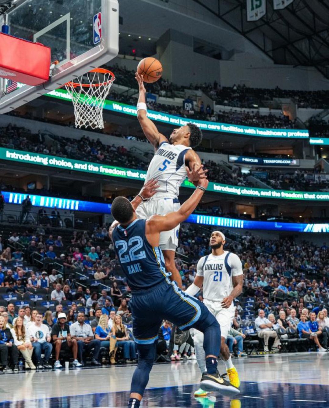 LPL赛事观看-关于灰熊强势中国男篮，莫兰特统治全场的信息