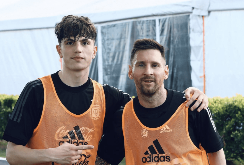 包含阿根廷男篮碾压国王，加里纳利打破历史纪录的词条