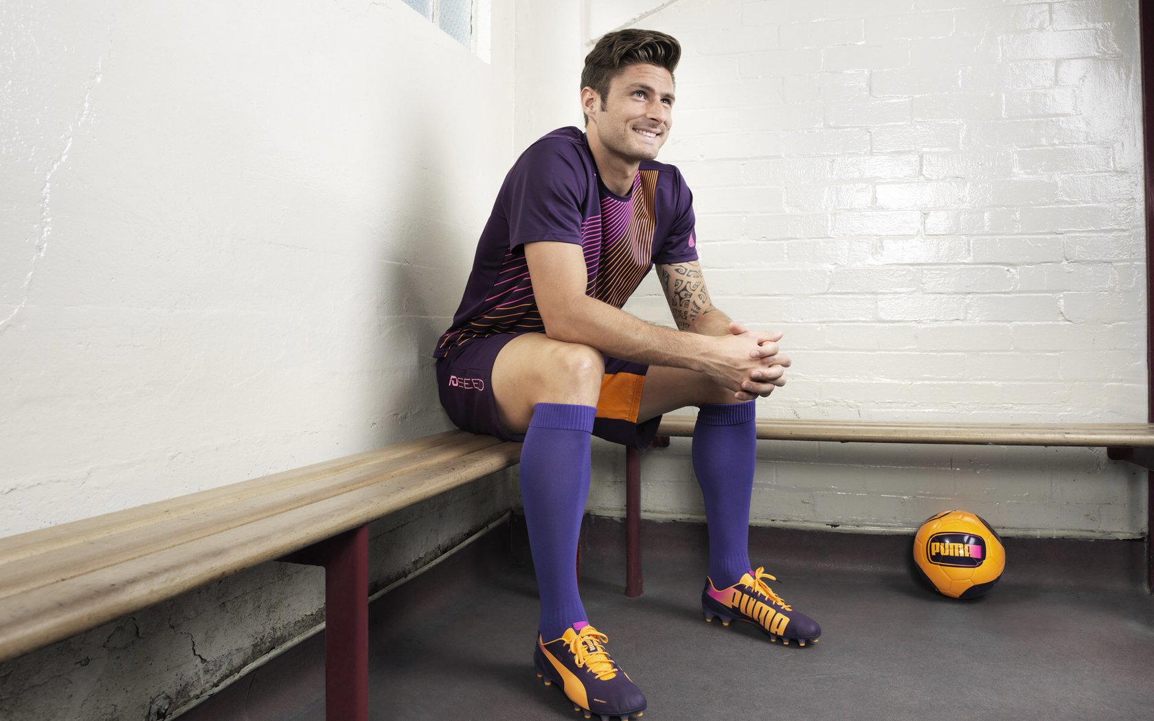 LOL英雄联盟直播-引擎撕裂夜空，拉文在街道上写下自己的名字